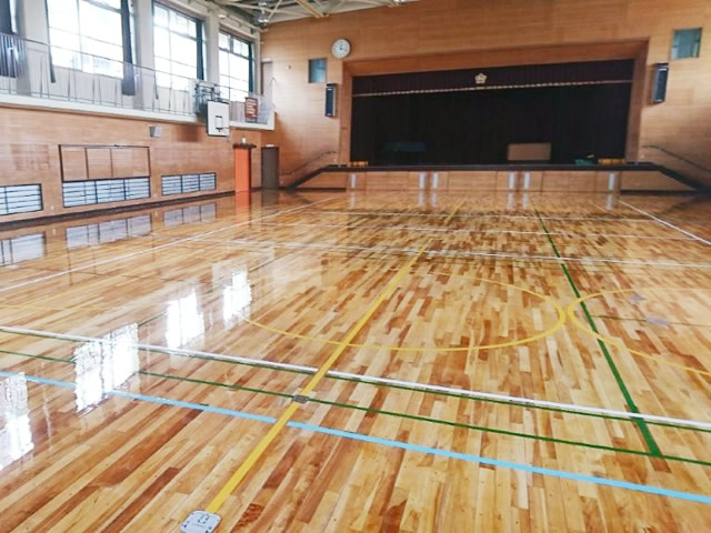 小学校　体育館