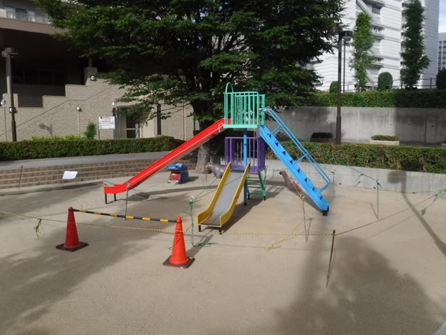 二段式スベリ台 マンション内公園