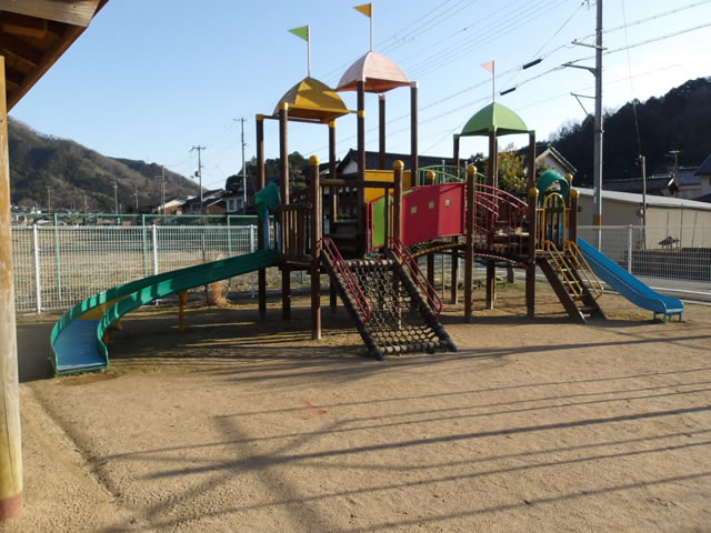 板シーソー1連4人用　小学校　遊具エリア