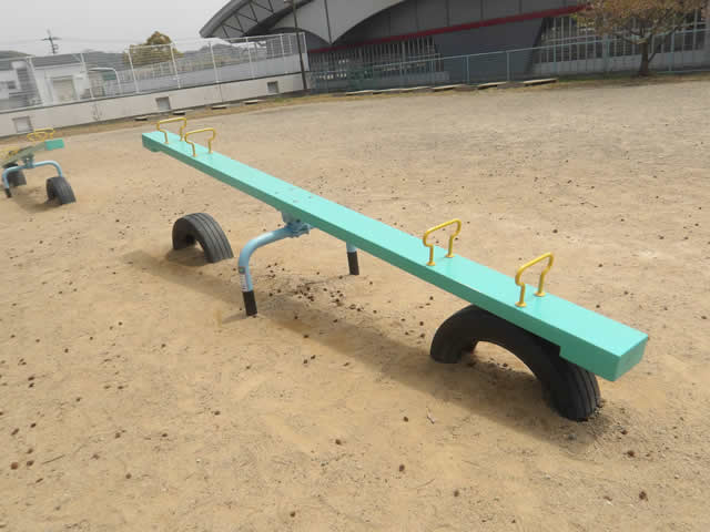 小学校　遊具エリア