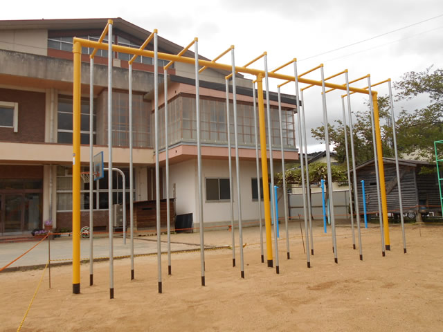朝来市立梁瀬小学校　遊具エリア改修工事