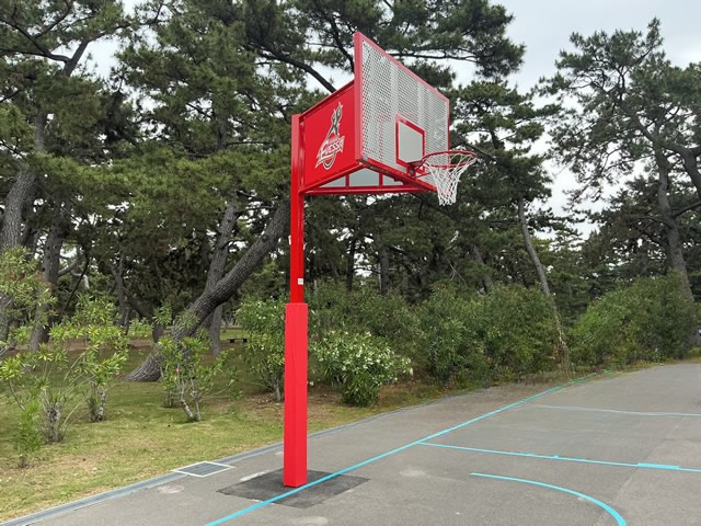 単柱式バスケットゴール