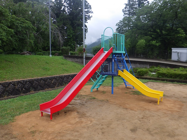 小学校遊具エリア