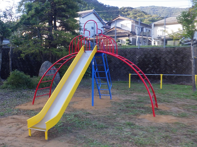 小学校グラウンド遊具設置