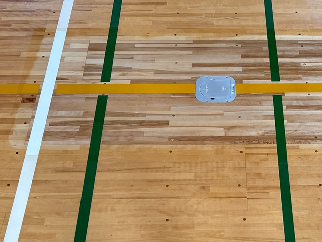 中学校体育館床金具修繕