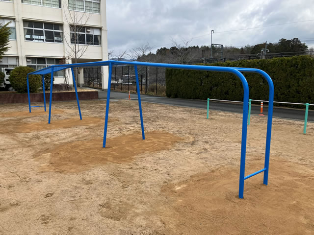 小学校グラウンド遊具設置