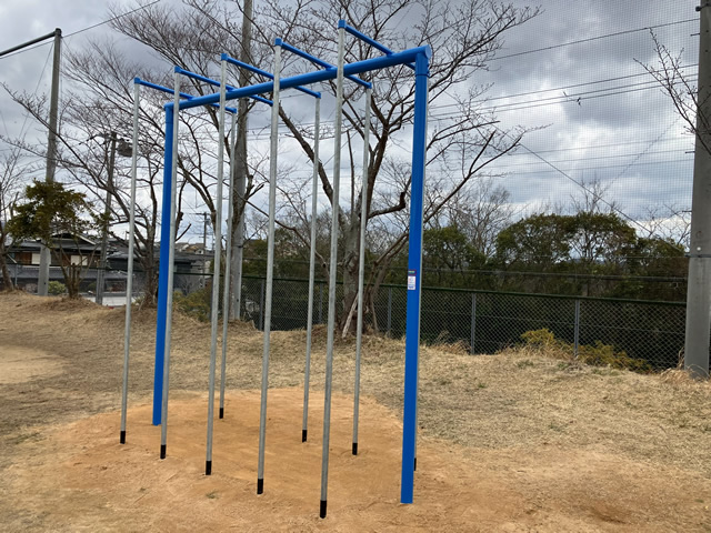 小学校グラウンド遊具設置