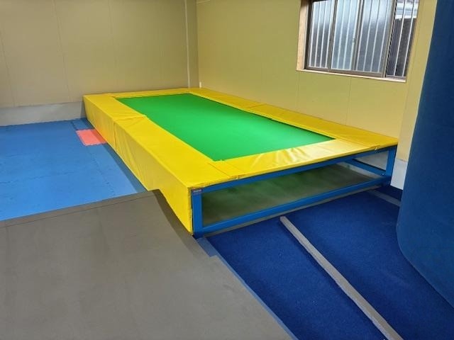 ガンバ体操クラブたつの教室　器具設置